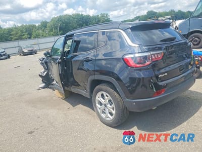 Drugie zdjęcie samochodu z przodu: 2025 JEEP COMPASS LATITUDE VIN:3C4NJDBN1ST549151 - miniatura