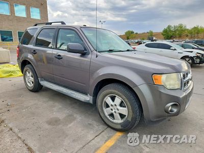 Czwarte zdjęcie samochodu z boku: 2010 FORD ESCAPE XLT VIN:1FMCU0D78AKC46398 - miniatura