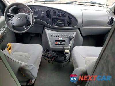 Zdjęcie 8 z 13 samochodu: 2007 FORD ECONOLINE E350 SUPER DUTY VAN VIN:1FDSS34PX7DA92213 - miniatura