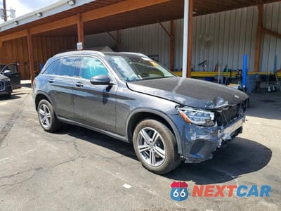 Czwarte zdjęcie samochodu z boku: 2021 MERCEDES-BENZ GLC 300 4MATIC VIN:W1N0G8EB5MV323739 - miniatura