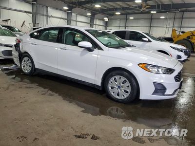 Czwarte zdjęcie samochodu z boku: 2020 FORD FUSION S VIN:3FA6P0G7XLR220653 - miniatura