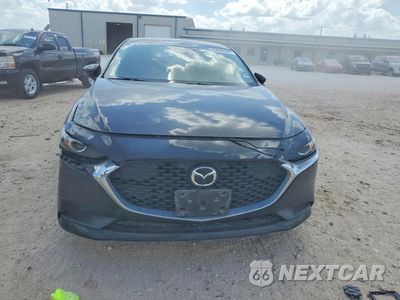 Piąte zdjęcie samochodu w środku: 2021 MAZDA 3 SELECT VIN:JM1BPABL5M1337068 - miniatura