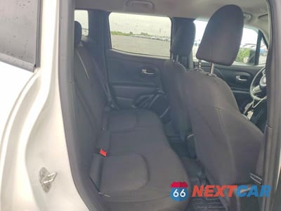 Zdjęcie 10 z 12 samochodu: 2023 JEEP RENEGADE LATITUDE VIN:ZACNJDB14PPP70381 - miniatura
