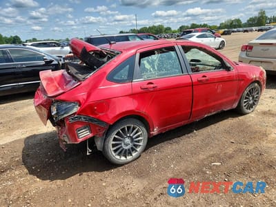 Trzecie zdjęcie samochodu z tyłu: 2010 FORD FOCUS SES VIN:1FAHP3GN1AW105331 - miniatura
