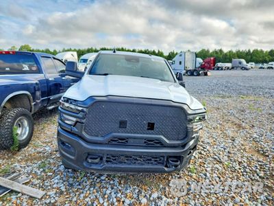 Piąte zdjęcie samochodu w środku: 2025 RAM 2500 TRADESMAN VIN:3C7WR5HJ1SG528075 - miniatura