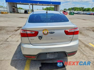 Zdjęcie 6 z 12 samochodu: 2012 KIA RIO LX VIN:KNADM4A32C6085010 - miniatura