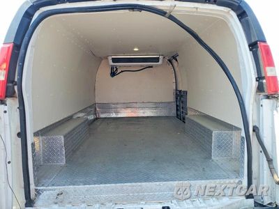 Zdjęcie 10 z 13 samochodu: 2017 GMC SAVANA G3500 REFRIGERATED DELIVERY VAN VIN:1GTZ7HFF6H1338179 - miniatura