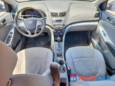 Zdjęcie 8 z 13 samochodu: 2017 HYUNDAI ACCENT SE VIN:KMHCT4AE1HU168199 - miniatura