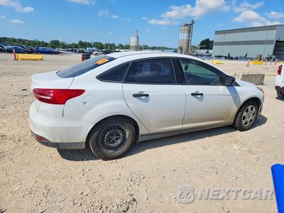 Trzecie zdjęcie samochodu z tyłu: 2017 FORD FOCUS S VIN:1FADP3E21HL342422 - miniatura