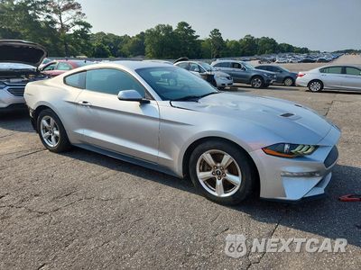 Czwarte zdjęcie samochodu z boku: 2018 FORD MUSTANG VIN:1FA6P8TH4J5106841 - miniatura