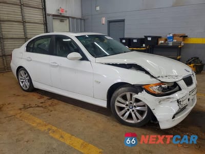 Czwarte zdjęcie samochodu z boku: 2006 BMW 330 I VIN:WBAVB33556PS15931 - miniatura