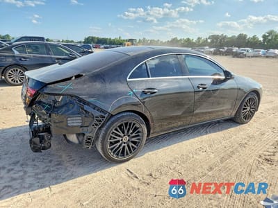 Trzecie zdjęcie samochodu z tyłu: 2020 MERCEDES-BENZ CLA 250 VIN:W1K5J4GB2LN105590 - miniatura