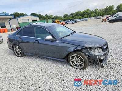 Czwarte zdjęcie samochodu z boku: 2008 MERCEDES-BENZ C 350 VIN:WDDGF56X88F124501 - miniatura