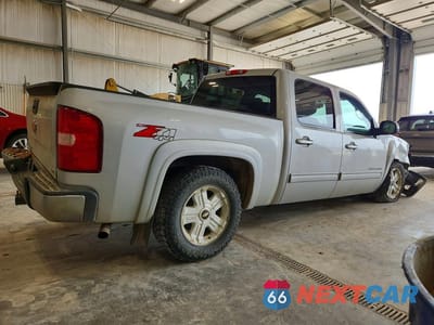 Trzecie zdjęcie samochodu z tyłu: 2010 CHEVROLET SILVERADO K1500 LTZ VIN:3GCRKTE36AG230077 - miniatura