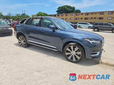 Czwarte zdjęcie samochodu z boku: 2024 VOLVO XC90 ULTIMATE VIN:YV4H60CF8R1244808 - miniatura