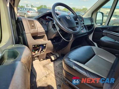 Zdjęcie 8 z 13 samochodu: 2016 RAM PROMASTER 1500 1500 STANDARD VIN:3C6TRVAG5GE129940 - miniatura