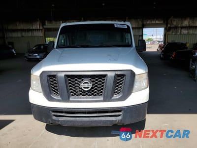 Piąte zdjęcie samochodu w środku: 2016 NISSAN NV 1500 S VIN:1N6BF0KM2GN802776 - miniatura