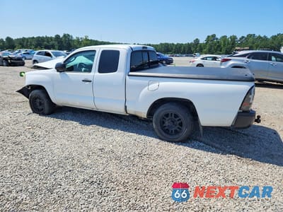 Drugie zdjęcie samochodu z przodu: 2015 TOYOTA TACOMA BASE VIN:5TFTX4CN2FX051846 - miniatura