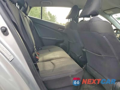 Zdjęcie 11 z 13 samochodu: 2016 TOYOTA PRIUS TWO VIN:JTDKBRFUXG3516375 - miniatura