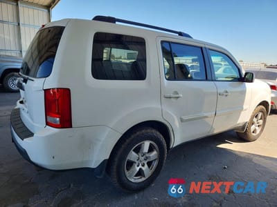 Trzecie zdjęcie samochodu z tyłu: 2011 HONDA PILOT EX VIN:5FNYF3H40BB033689 - miniatura