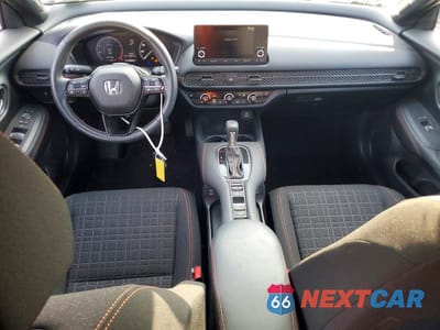 Zdjęcie 8 z 14 samochodu: 2025 HONDA HR-V SPORT VIN:3CZRZ2H54SM760208 - miniatura
