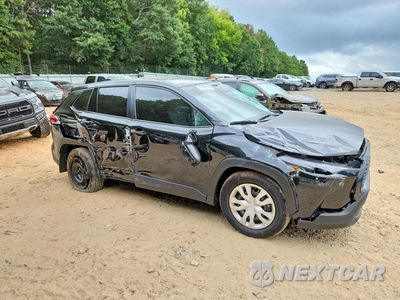 Czwarte zdjęcie samochodu z boku: 2025 TOYOTA COROLLA CROSS L VIN:7MUAAAAG2SV144559 - miniatura