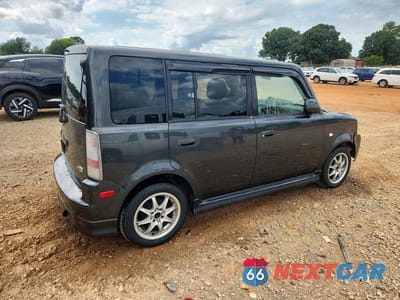 Trzecie zdjęcie samochodu z tyłu: 2006 TOYOTA SCION XB VIN:JTLKT324X64092371 - miniatura
