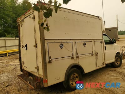 Trzecie zdjęcie samochodu z tyłu: 2008 CHEVROLET EXPRESS DELIVERY TRUCK VIN:1GBHG31K181107231 - miniatura