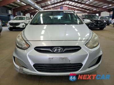 Piąte zdjęcie samochodu w środku: 2012 HYUNDAI ACCENT VIN:KMHCT5AE4CU033541 - miniatura