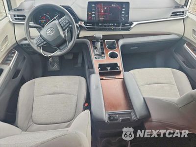 Zdjęcie 8 z 13 samochodu: 2024 TOYOTA SIENNA LE VIN:5TDKRKEC3RS195695 - miniatura