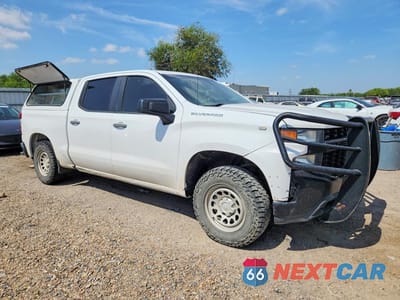 Czwarte zdjęcie samochodu z boku: 2020 CHEVROLET SILVERADO K1500 VIN:3GCUYAEF4LG341415 - miniatura