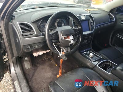 Zdjęcie 8 z 12 samochodu: 2018 CHRYSLER 300 S VIN:2C3CCAGG9JH256362 - miniatura