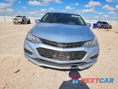 Piąte zdjęcie samochodu w środku: 2017 CHEVROLET CRUZE LS VIN:1G1BC5SM4H7131716 - miniatura
