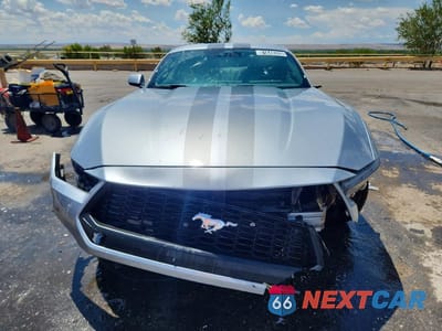 Piąte zdjęcie samochodu w środku: 2026 FORD MUSTANG VIN:1FA6P8TH5T5118838 - miniatura