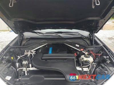 Zdjęcie 12 z 13 samochodu: 2018 BMW X5 XDR40E VIN:5UXKT0C5XJ0W00757 - miniatura