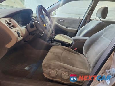 Zdjęcie 7 z 12 samochodu: 2001 HONDA ACCORD LX VIN:1HGCG66521A052600 - miniatura