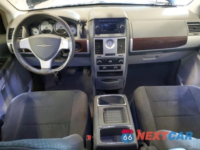 Zdjęcie 8 z 12 samochodu: 2010 CHRYSLER TOWN & COUNTRY TOURING VIN:2A4RR5D18AR151506 - miniatura