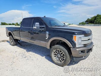 Czwarte zdjęcie samochodu z boku: 2019 FORD F350 SUPER DUTY VIN:1FT8W3BT0KEC97822 - miniatura