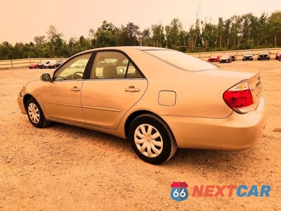 Drugie zdjęcie samochodu z przodu: 2005 TOYOTA CAMRY LE VIN:4T1BE32K05U540423 - miniatura