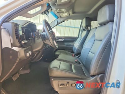 Zdjęcie 7 z 13 samochodu: 2026 GMC SIERRA K1500 SLT VIN:1GTUUDED9TZ231388 - miniatura
