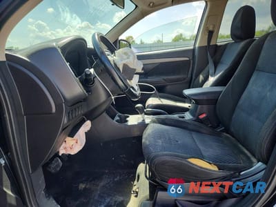 Zdjęcie 7 z 13 samochodu: 2016 MITSUBISHI OUTLANDER ES VIN:JA4AD2A35GZ039695 - miniatura