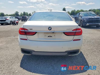 Zdjęcie 6 z 12 samochodu: 2016 BMW 750 XI VIN:WBA7F2C57GG419395 - miniatura