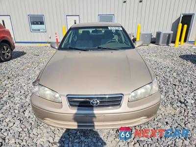 Piąte zdjęcie samochodu w środku: 2000 TOYOTA CAMRY LE VIN:4T1BG22K3YU007670 - miniatura