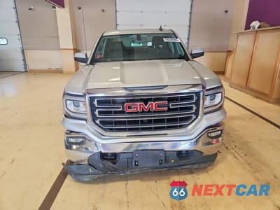 Piąte zdjęcie samochodu w środku: 2018 GMC SIERRA K1500 SLE VIN:3GTU2MEC8JG147024 - miniatura