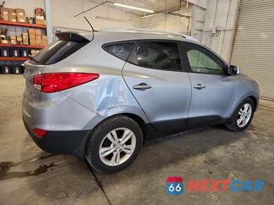 Trzecie zdjęcie samochodu z tyłu: 2011 HYUNDAI TUCSON GLS VIN:KM8JU3AC0BU293022 - miniatura