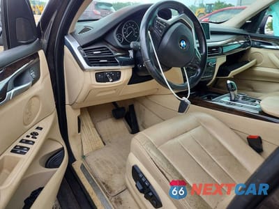 Zdjęcie 8 z 13 samochodu: 2015 BMW X5 XDRIVE35I VIN:5UXKR0C52F0K55407 - miniatura