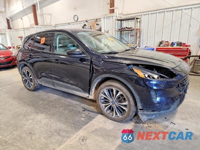 Czwarte zdjęcie samochodu z boku: 2021 FORD ESCAPE SE VIN:1FMCU9G64MUB32723 - miniatura