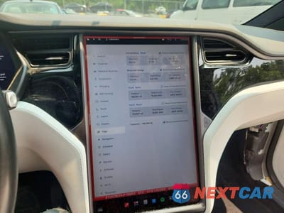 Zdjęcie 9 z 12 samochodu: 2018 TESLA MODEL X VIN:5YJXCBE24JF116803 - miniatura