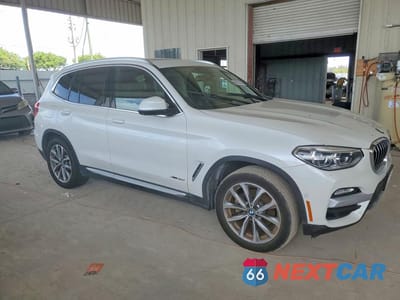 Czwarte zdjęcie samochodu z boku: 2018 BMW X3 XDRIVE30I VIN:5UXTR9C50JLC77232 - miniatura