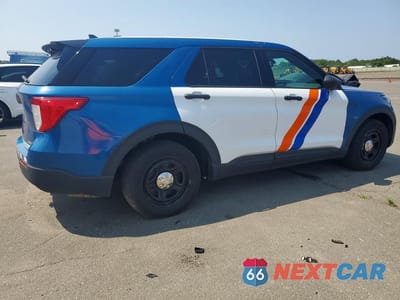 Trzecie zdjęcie samochodu z tyłu: 2021 FORD EXPLORER POLICE INTERCEPTOR VIN:1FM5K8AW9MNA14775 - miniatura
